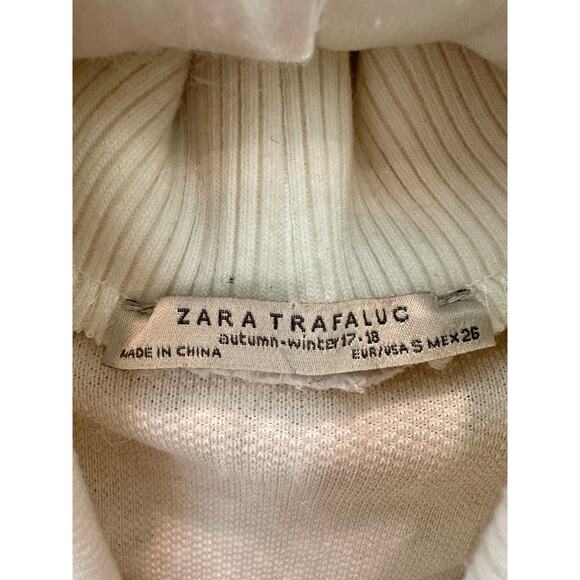 ZARA TRAFALUC | Ivory White Fuzzy Teddy Fleece Contemporary Pullover | Small - Picture 5 of 5